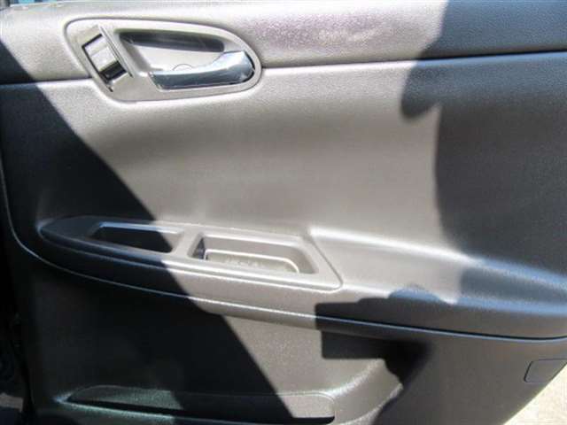 2010 Chevrolet Impala Police 4dr Sedan w/1LS